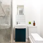 Stylish-5bed-5bath-freeparking-by Fabaccommodation * 布里斯托