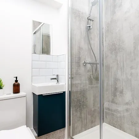 아파트 Stylish-5bed-5bath-freeparking-by Fabaccommodation 브리스틀