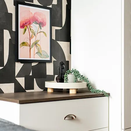 Stylish-5bed-5bath-freeparking-by Fabaccommodation * Bristol