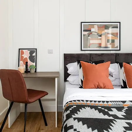 Lejlighed Stylish-5bed-5bath-freeparking-by Fabaccommodation *