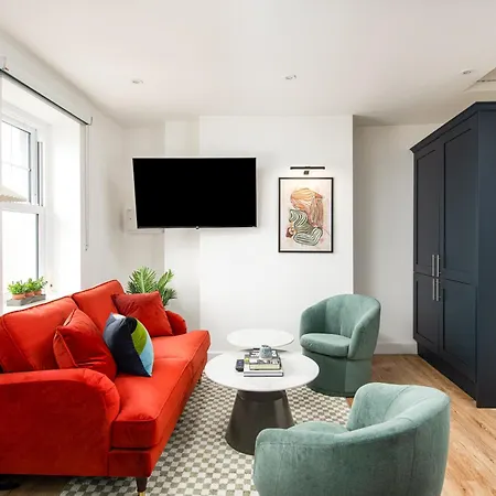 Stylish-5bed-5bath-freeparking-by Fabaccommodation Lejlighed *