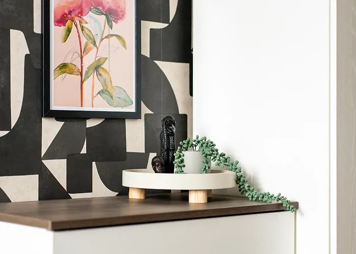 Stylish-5bed-5bath-freeparking-by Fabaccommodation * Bristol